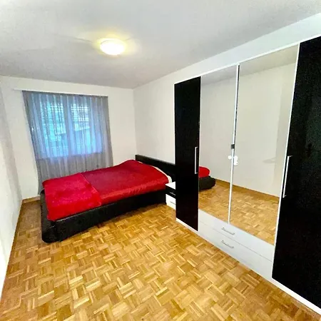 公寓 Apartment Center *